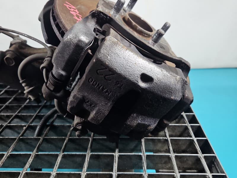 Zacisk przód lewy HYUNDAI i20 II 14-20 1,2 16V