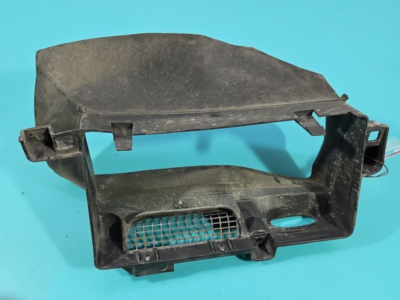 KIEROWNICA Wlot powietrza Renault Megane IV 1,5 dci 628113910R