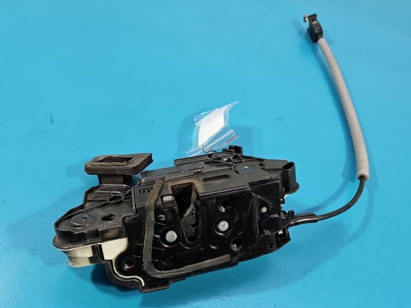 Zamek przód lewy Vw Golf VII EUROPA 7pin 5K1837015D