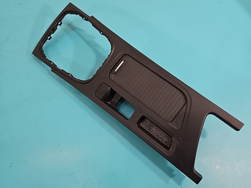 Uchwyt na napoje kubek CUP HOLDER Renault Megane IV 969121990R