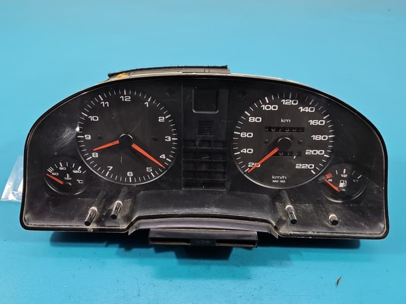 Licznik Audi 80 B4 1,9 tdi 8A0919033G EUROPA