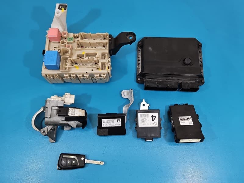 Komputer Sterownik silnika Toyota Avensis III T27 1,8 vvti 89661-05G80