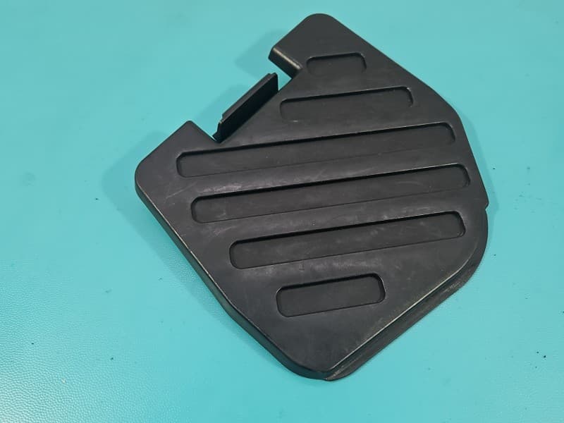 Osłona ZAŚLEPKA PLASTIK OSŁONA ZAŚLEPKA KLAPKA PRAWA Suzuki Burgman 400 07-09