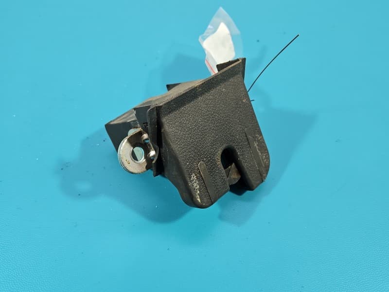 Zamek klapy tył Vw Golf V kombi 4 PIN kombi 5M0827505B