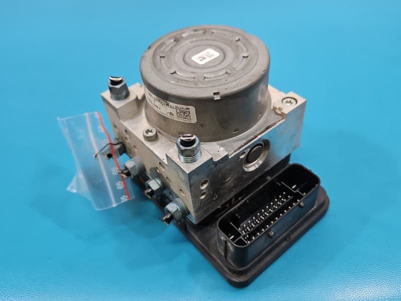 Pompa abs Bmw F32 F33 F36 2,0 T 6868638 6868637