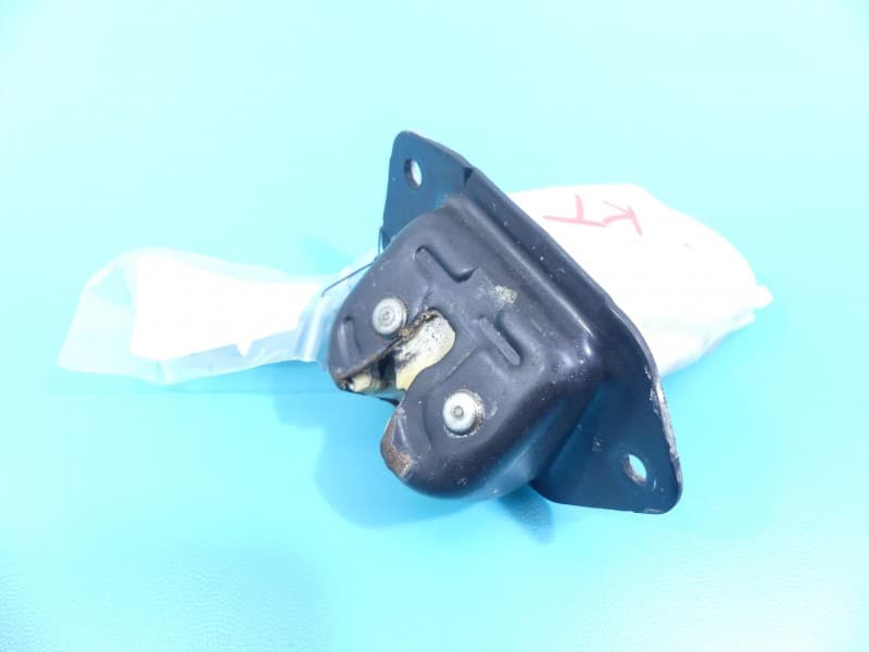Zamek klapy tył Nissan Tiida HB 4 pin
