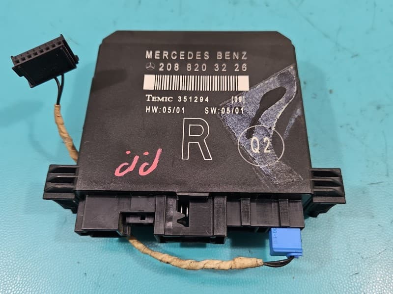 Sterownik moduł drzwi przód prawe Mercedes CLK W208 2088203226