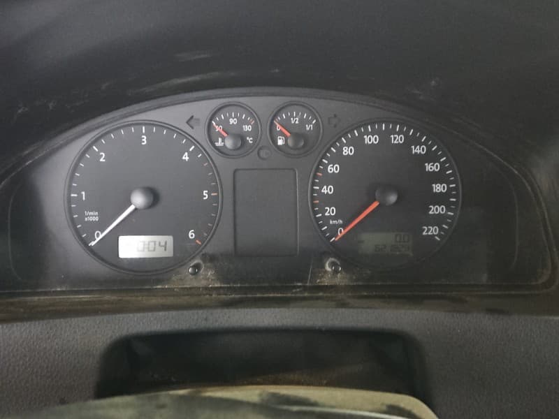 Licznik Vw Transporter T5 1,9 tdi 88311346 EUROPA