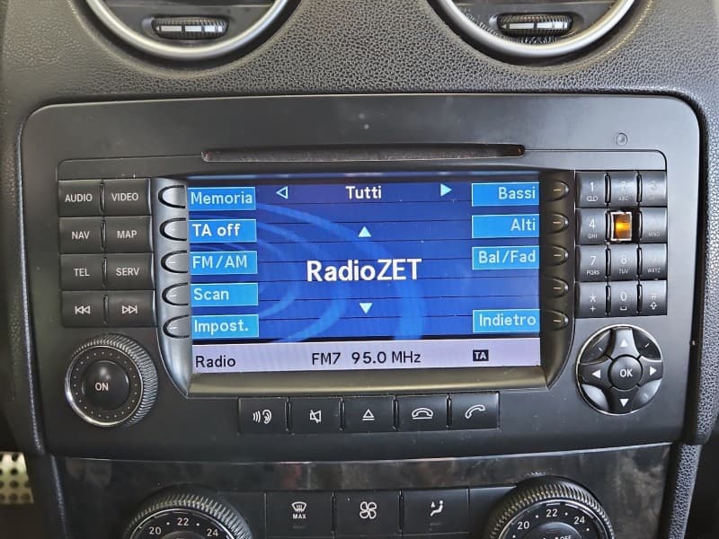 Radio fabryczne Mercedes ML W164 A1648705489 A2038270062 radioodtwarzacz