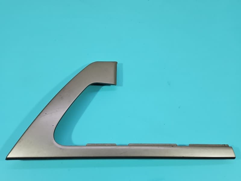 Listwa dekor deski Toyota Land Cruiser J200 07- 74646-60020 z tapicerki, porysowana