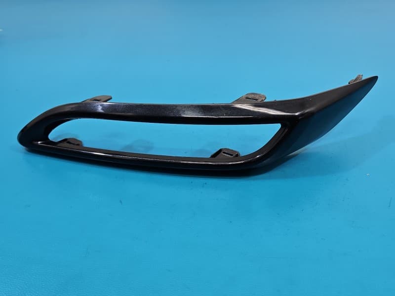 Zaślepka kratka zderzaka lewa atrapa Toyota Auris II 52682-02010
