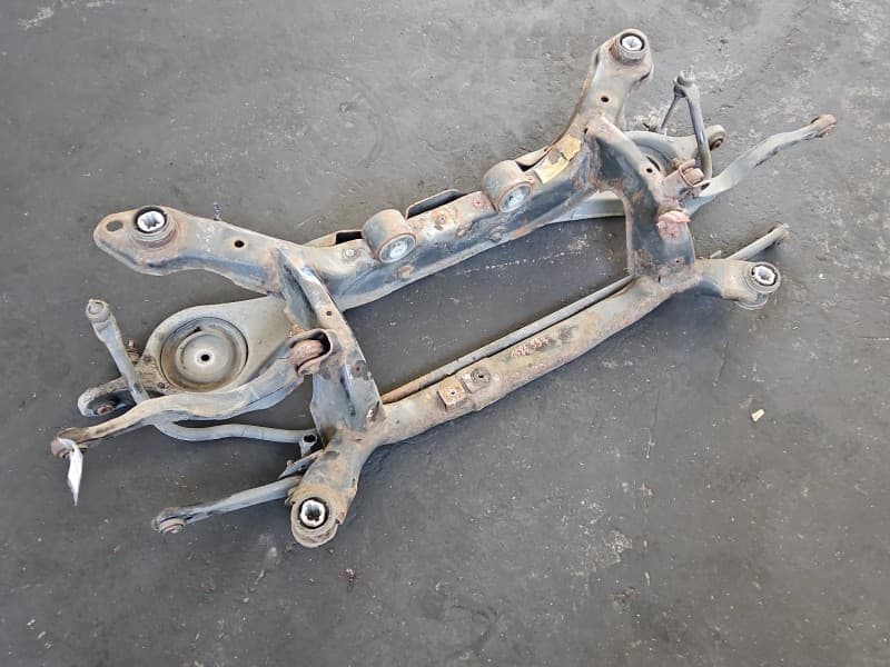 Tylna belka oś tył VOLVO S60 II 10- 2,5 T5 B5254T12
