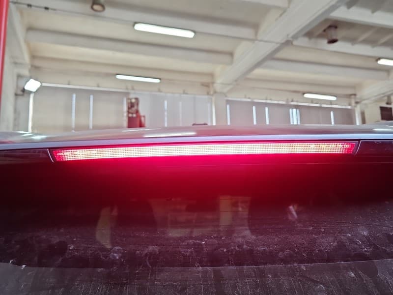TRZECIE ŚWIATŁO STOP STOPU BMW iX1 U11 HB 8494354