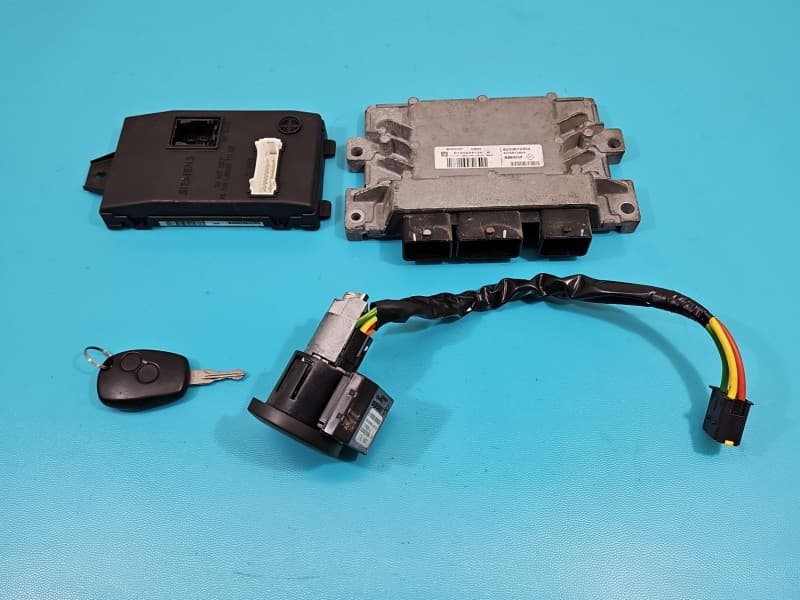 Komputer Sterownik silnika Dacia Sandero I 08-12 1,1 16v S120204120A 8200672654