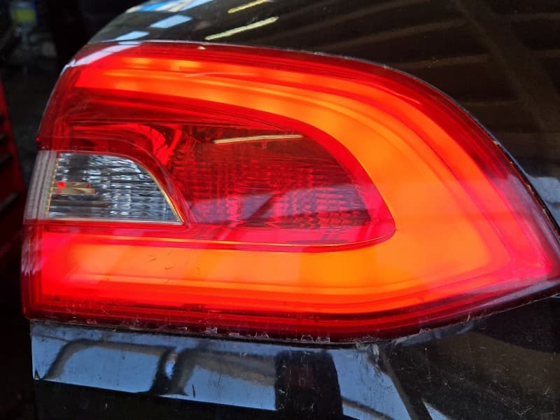 Lampa tył lewa klapy Peugeot 308 II T9 kombi EUROPA 9678098080
