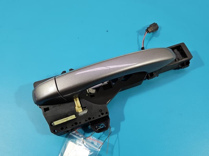 Klamka tył prawa zewnętrzna Renault Espace V 806067663R Tekng