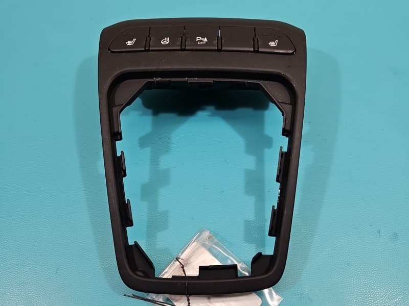 Przełącznik PDC, podgrzewania foteli kierownicy Kia Rio IV 16-23 93300-H8110 4D62W1-1000