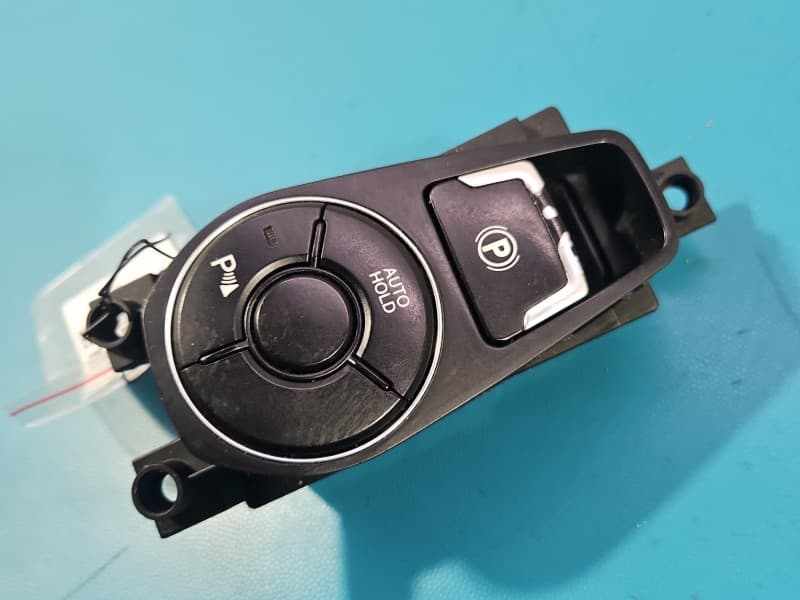 Przełącznik hamulca ręcznego Hyundai I40 93766-3Z040 39R2H7-1000