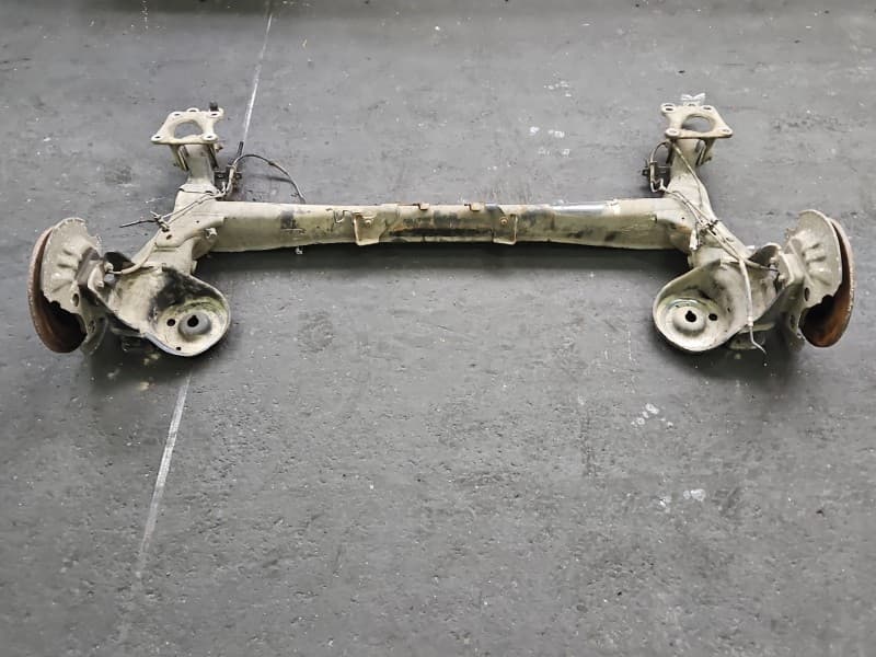 Tylna belka oś tył Citroen DS5 11-15 2,0 HDI