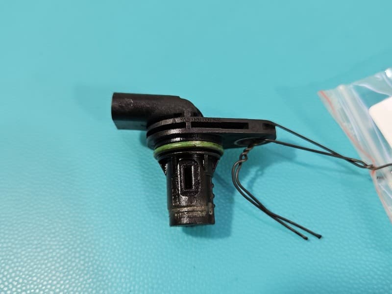 Czujnik położenia wałka rozrządu Mercedes CLS II C218 W218 218 4,7 V8 278922 A2761530028