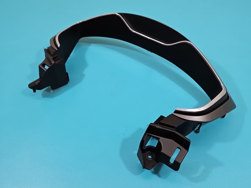 Osłona ZAŚLEPKA PLASTIK RAMKA ZEGARÓW Ford Mondeo Mk5 DS73F044D70GA