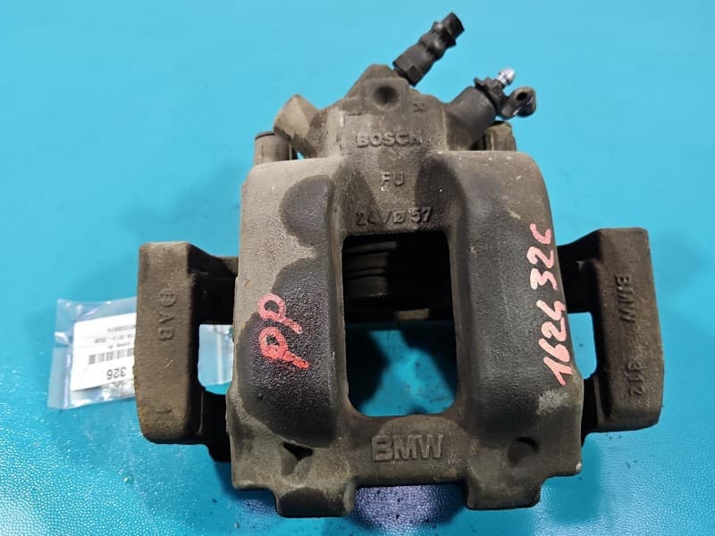 Zacisk przód prawy Bmw F32 F33 F36 2,0 T