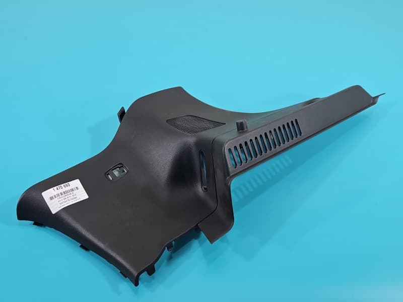 Osłona ZAŚLEPKA PLASTIK osłona bagażnika prawa Infiniti Q30 769345DA0A