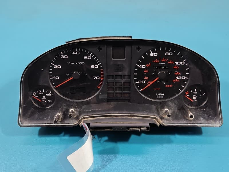 Licznik Audi 80 B4 2,0 8V 893919067 EUROPA