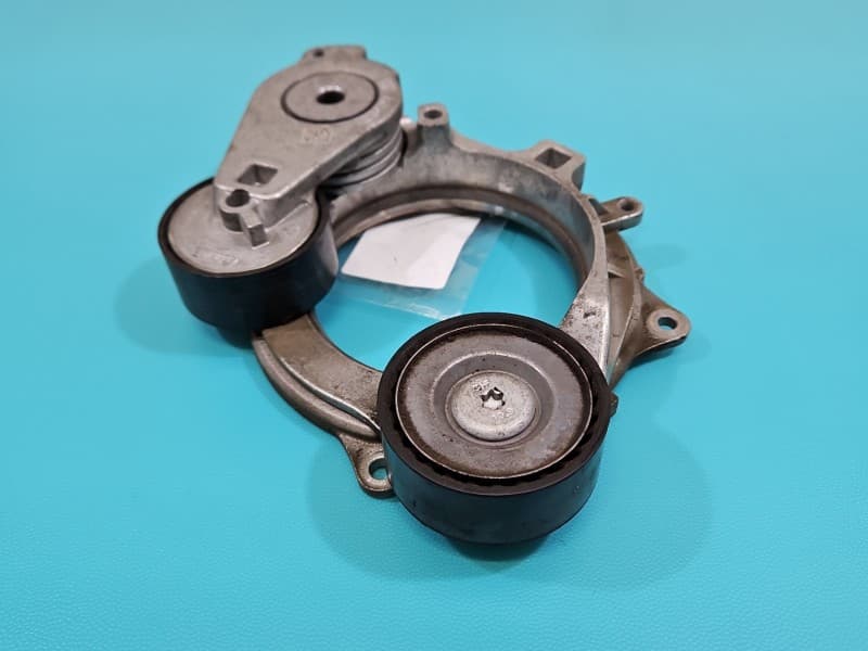 Napinacz Audi A4 B9 2,0 tdi 05L903305E