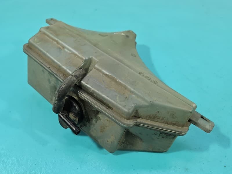 Zbiorniczek Zbiornik wyrównawczy Mazda 6 III GJ 2,0 16V PE0115350