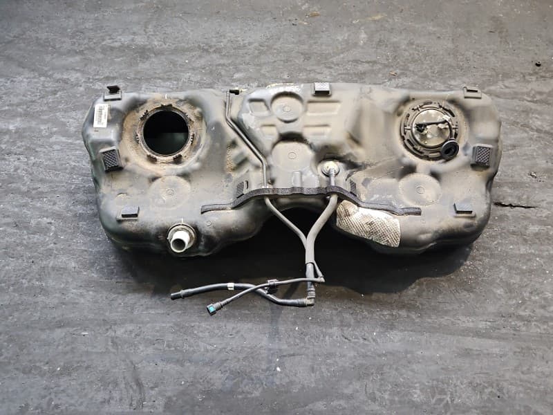 Zbiornik paliwa bak Kia Stinger 2,0 T-GDI 31150-J5000 31100-J5150