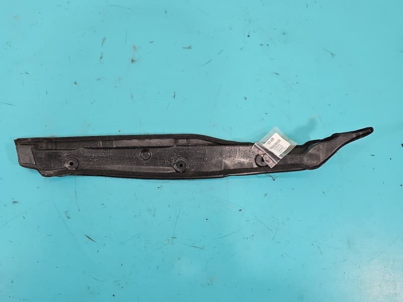 Osłona ZAŚLEPKA PLASTIK Wygłuszenie błotnika / PRAWE LEXUS CT 10-22 53827-76010