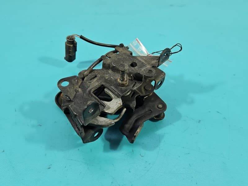 Zamek maski 2piny Bmw f10 f11 7206453