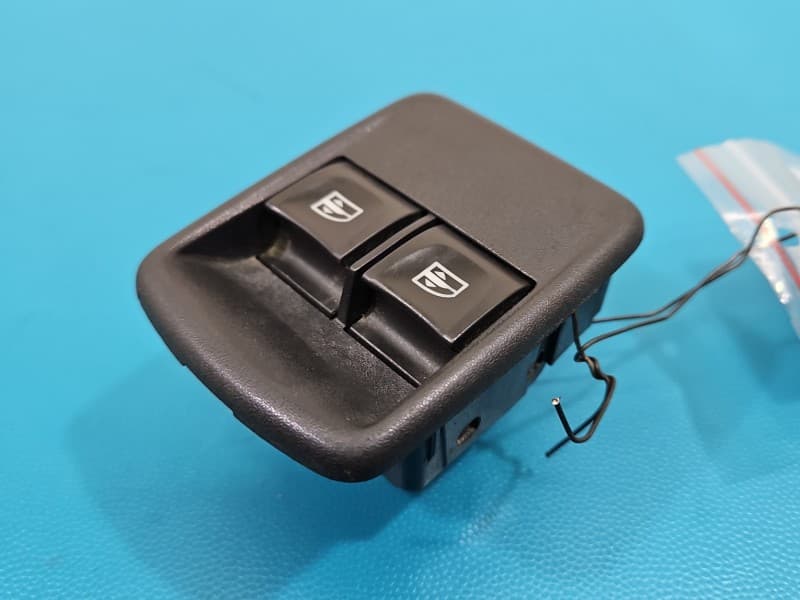 Przełącznik szyb Mercedes Citan W415 12- Mercedes EU 254117873R