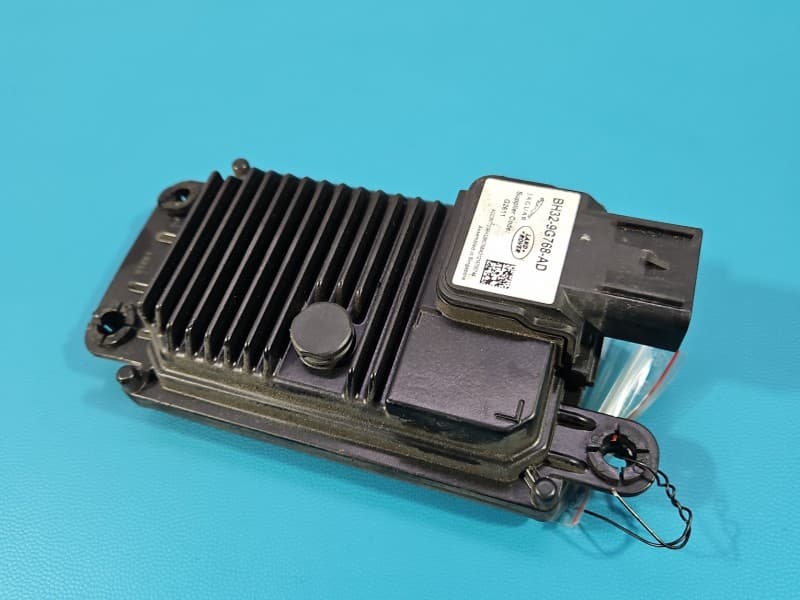 Sterownik moduł radar aktywnego tempomatu Land Range Rover III L322 01-12 BH32-9G768-AD