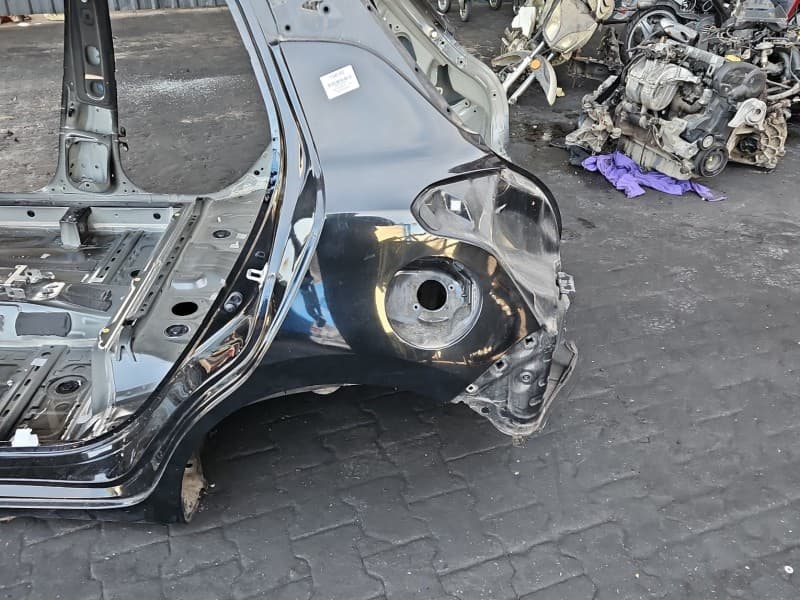 Błotnik tył lewy ćwiartka Suzuki Swift Mk8 Zmv c03 HB