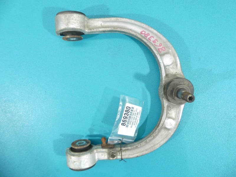 Wahacz przód prawy Mercedes W251