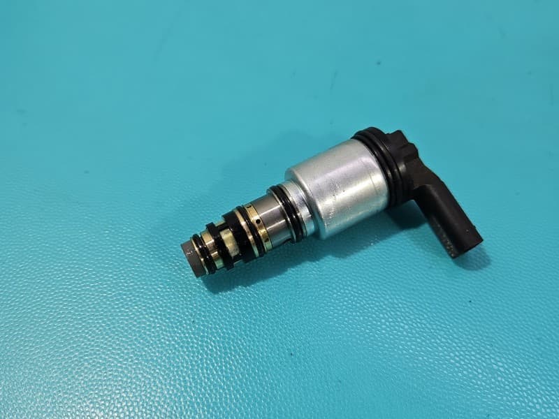 Zawór pozostałe Ford Focus Mk4 5Q0816803B 1,0 ecoboost