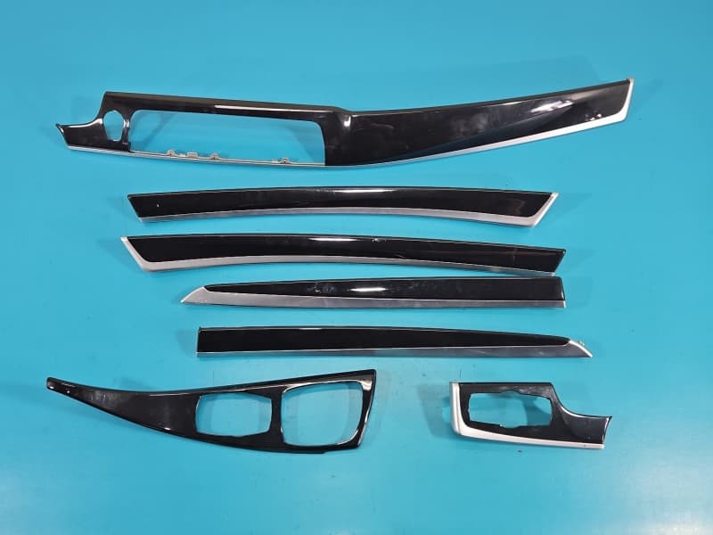 Listwa dekor deski Bmw f10 f11 528506-10 Rysy,brak mocowania