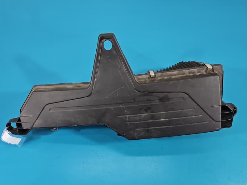 Obudowa filtra powietrza BMW F20 2,0d 8511655