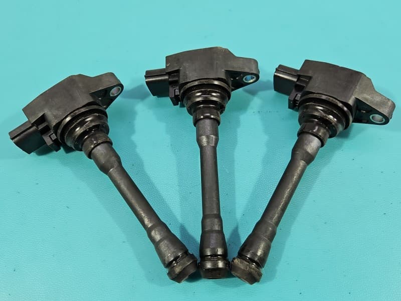 Cewka zapłonowa Dacia Sandero II 12-20 1,0 12V Sce 3 szt 224330437R