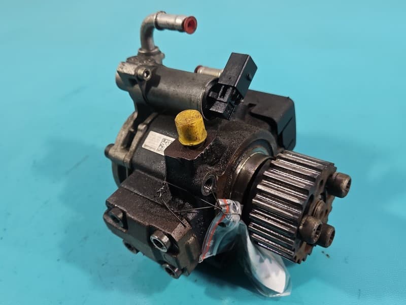 Pompa wtryskowa Vw Jetta VI 1,6 tdi CAYC 03L130755AH