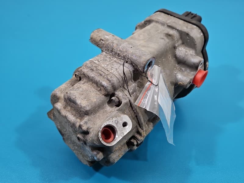 Sprężarka klimatyzacji kompresor Toyota Rav4 V 2,5 hybryda 042400-1103
