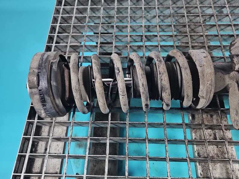 Sprężyna przód przednia Bmw f10 f11 3,0d
