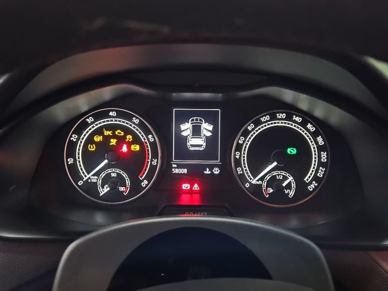 Licznik Skoda Kamiq 1,0 TSI DLAA 654920740C EUROPA