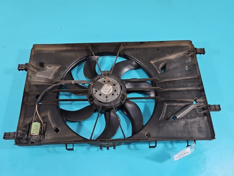 Wentylatory Wentylator chłodnicy Opel Astra IV J 1,7 CDTI A17dtr 62427231 0130303338