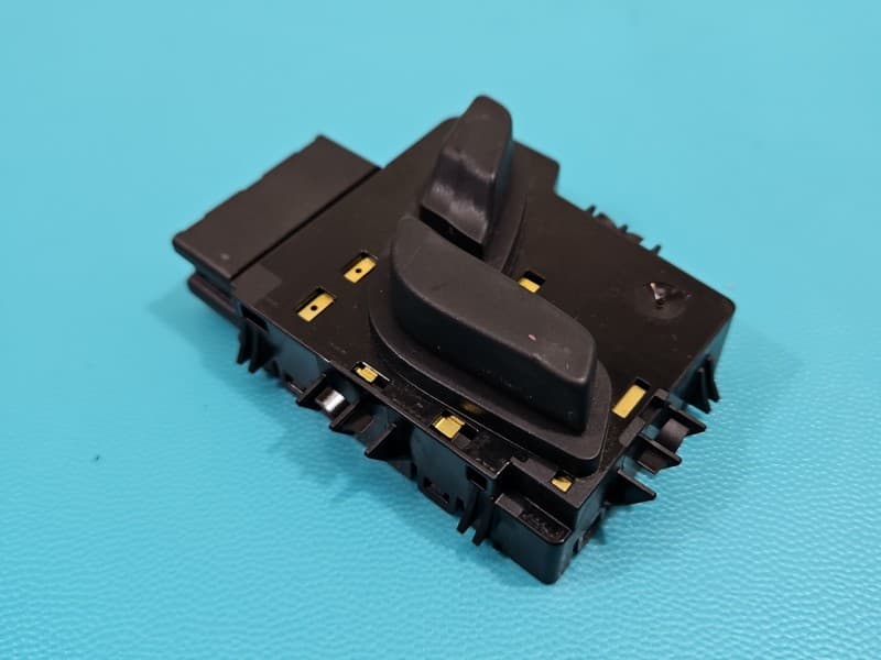 Przełącznik Fotela, Przód Prawy Mercedes W205 A2059052802