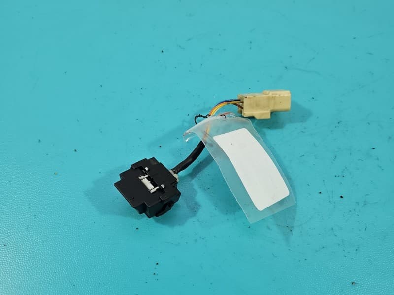 Przełącznik ESP 4PIN Subaru Legacy V