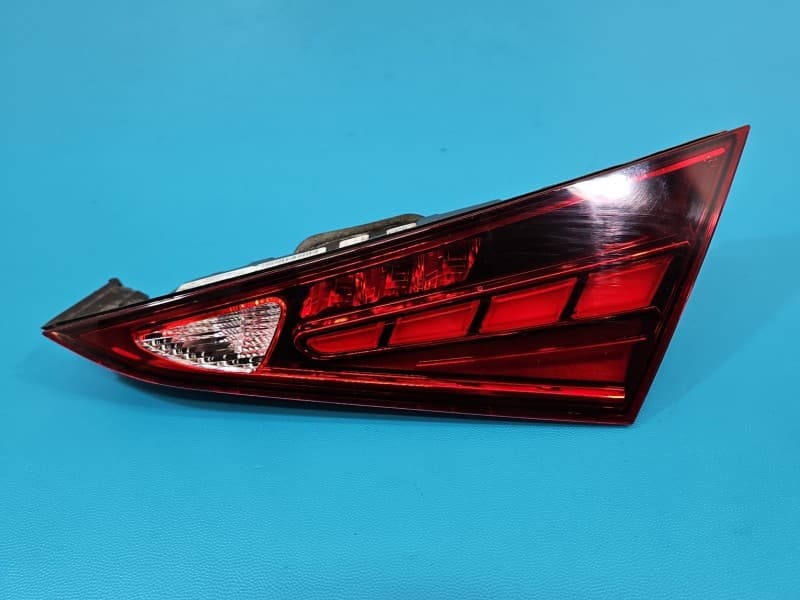 Lampa tył prawa klapy Mercedes W206 sedan EUROPA A2069063301