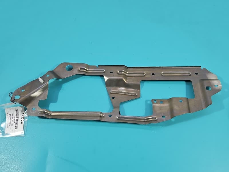 Mocowanie uchwyt klamki wewnętrznej Infiniti Q30 82987-5DA0A